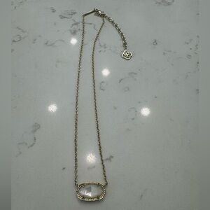 Kendra Scott Elis gold pendant necklace in ivory pearl